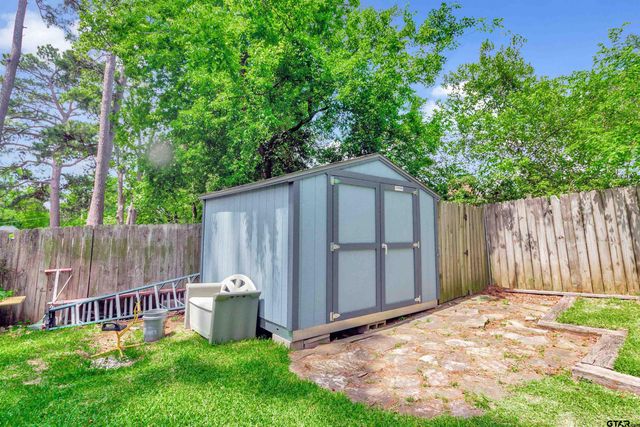 1908 Waunell Dr, Tyler, TX 75701