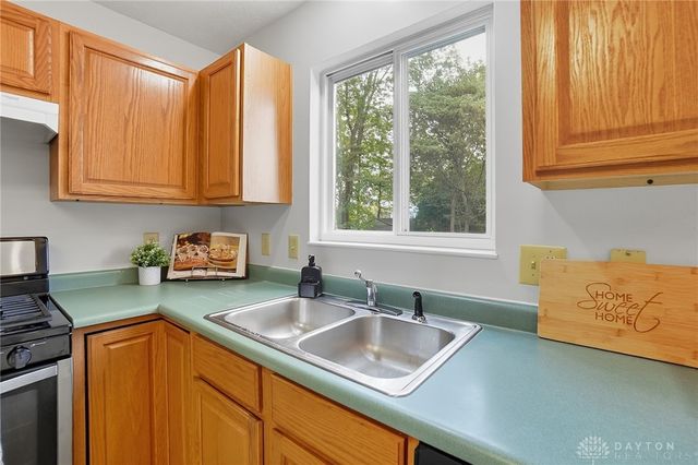 1384 Lamplighter Lane, Fairborn, OH 45324