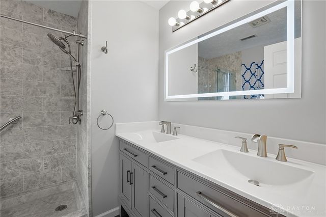 1384 Lamplighter Lane, Fairborn, OH 45324