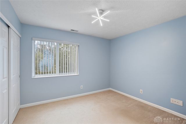 1384 Lamplighter Lane, Fairborn, OH 45324