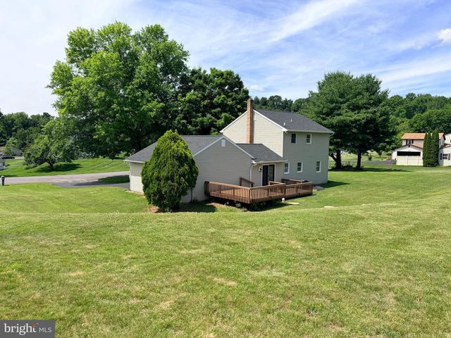 23 SHERRARD DR, Willow Street, PA 17584