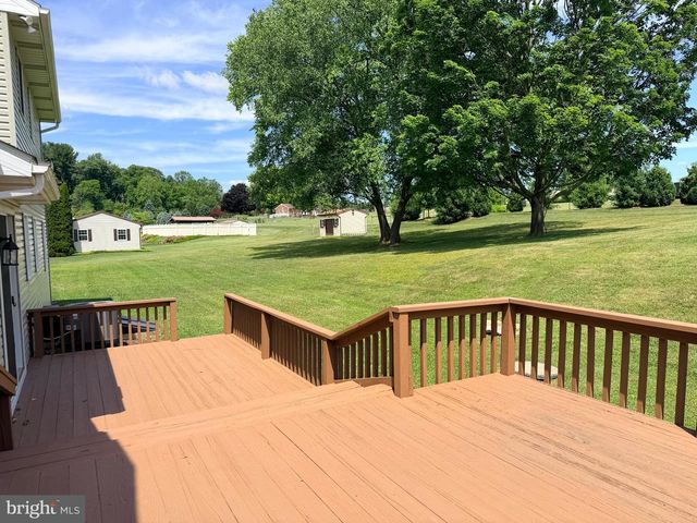 23 SHERRARD DR, Willow Street, PA 17584