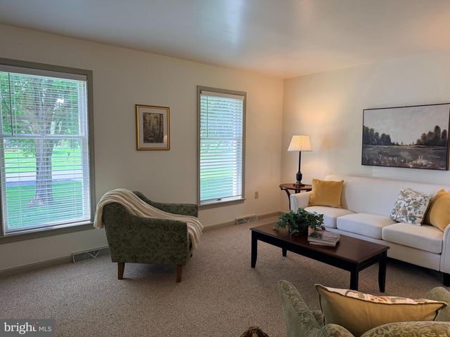 23 SHERRARD DR, Willow Street, PA 17584