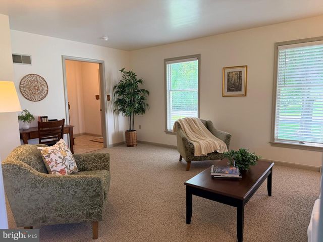 23 SHERRARD DR, Willow Street, PA 17584