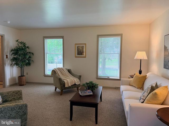 23 SHERRARD DR, Willow Street, PA 17584