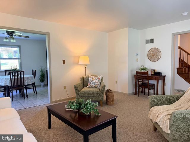 23 SHERRARD DR, Willow Street, PA 17584