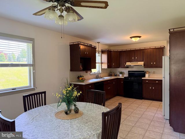 23 SHERRARD DR, Willow Street, PA 17584