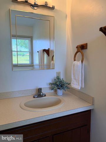 23 SHERRARD DR, Willow Street, PA 17584