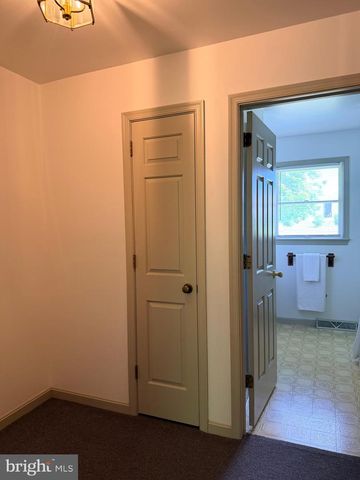 23 SHERRARD DR, Willow Street, PA 17584