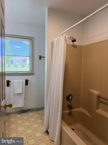 23 SHERRARD DR, Willow Street, PA 17584