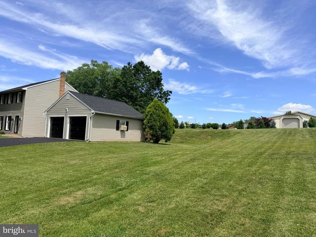 23 SHERRARD DR, Willow Street, PA 17584