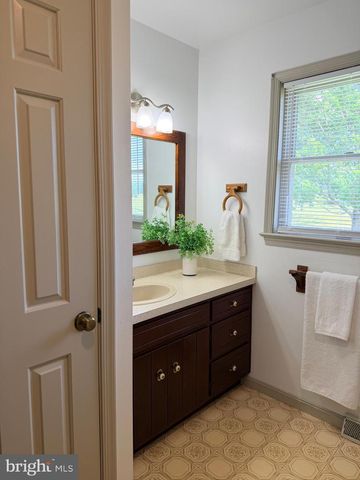 23 SHERRARD DR, Willow Street, PA 17584