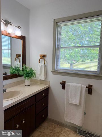 23 SHERRARD DR, Willow Street, PA 17584