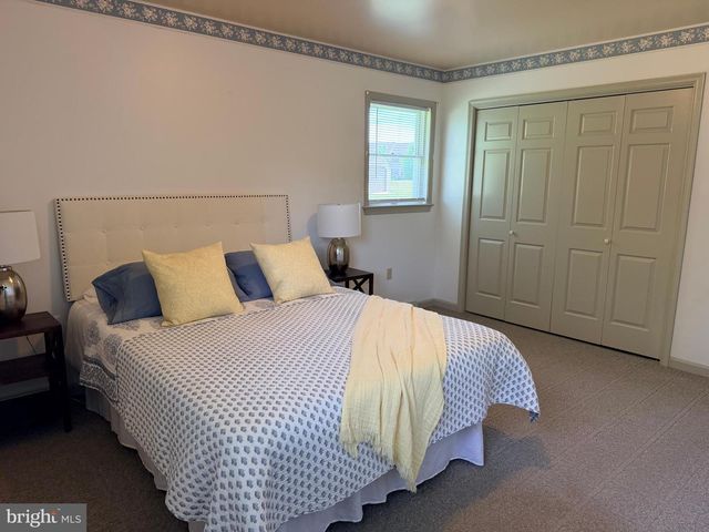 23 SHERRARD DR, Willow Street, PA 17584