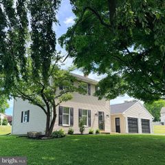 23 SHERRARD DR, Willow Street, PA 17584
