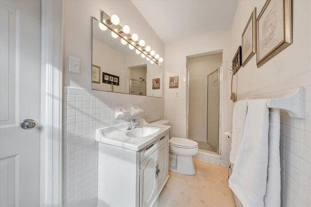 415 Willow Oak DR, Roanoke, VA 24014