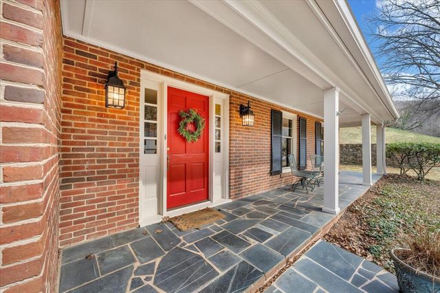 415 Willow Oak DR, Roanoke, VA 24014