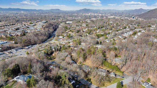 415 Willow Oak DR, Roanoke, VA 24014