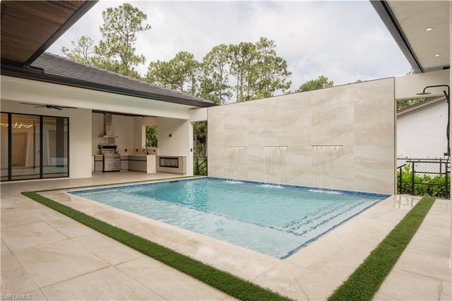 768 20th AVE NW, Naples, FL 34120