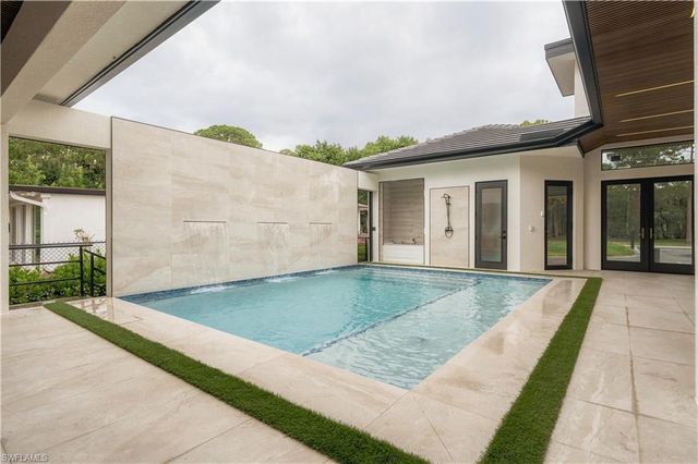 768 20th AVE NW, Naples, FL 34120