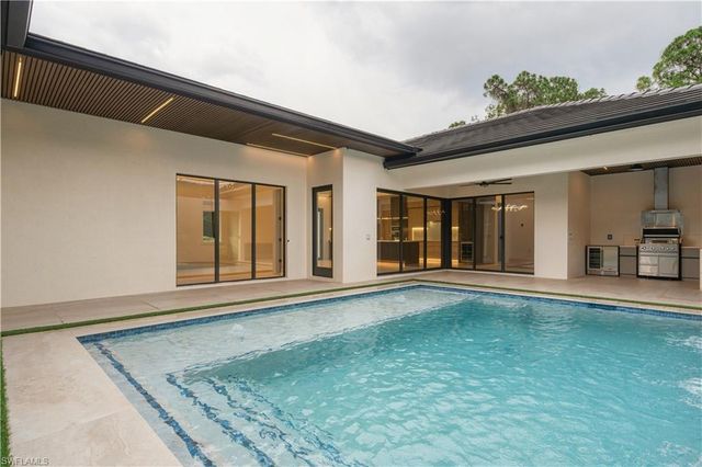 768 20th AVE NW, Naples, FL 34120