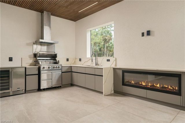 768 20th AVE NW, Naples, FL 34120