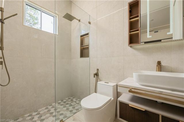 768 20th AVE NW, Naples, FL 34120