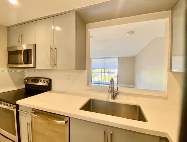 8035 SW 107th Ave 308, Miami, FL 33173