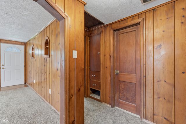 2618 E 8th Street, Anderson, IN 46012