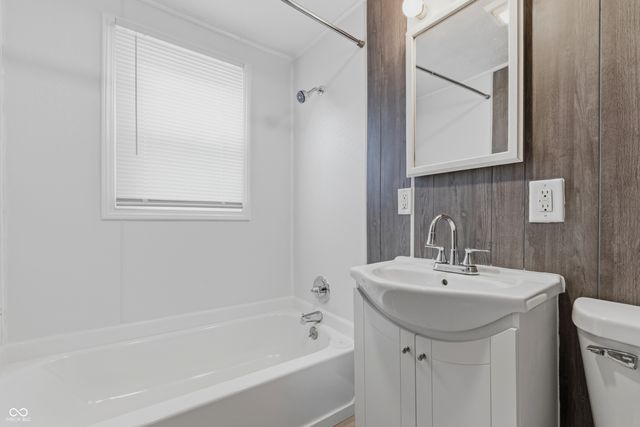 2618 E 8th Street, Anderson, IN 46012