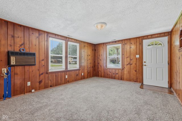 2618 E 8th Street, Anderson, IN 46012