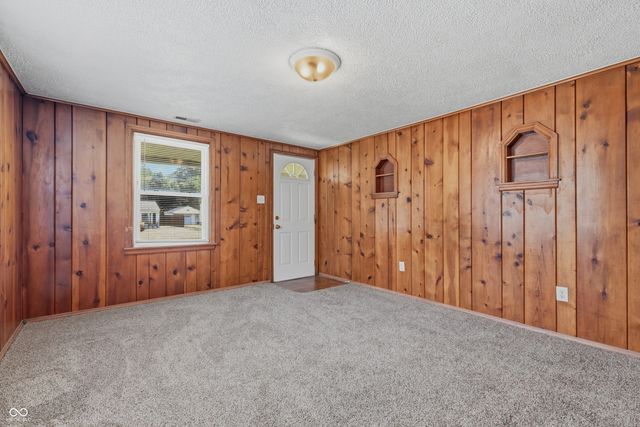 2618 E 8th Street, Anderson, IN 46012