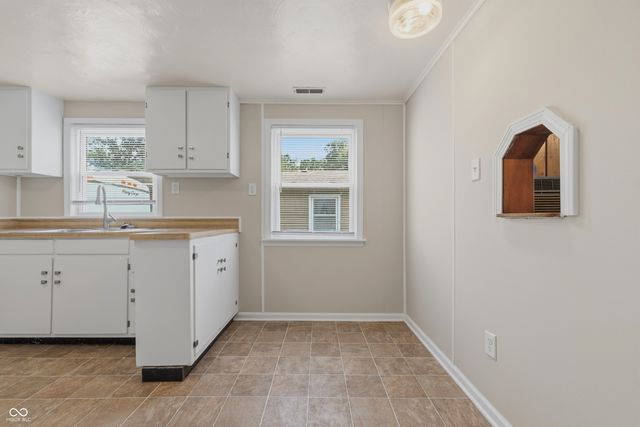 2618 E 8th Street, Anderson, IN 46012