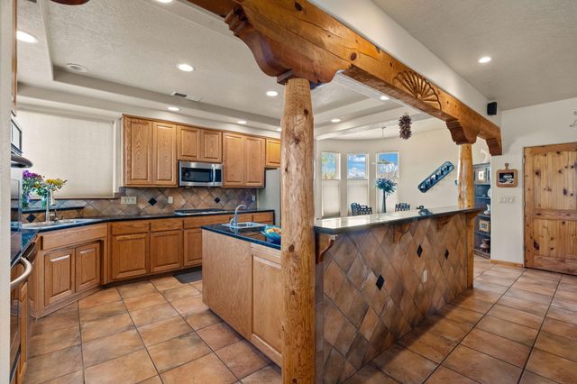 650 BARNETT Road, Bosque Farms, NM 87068