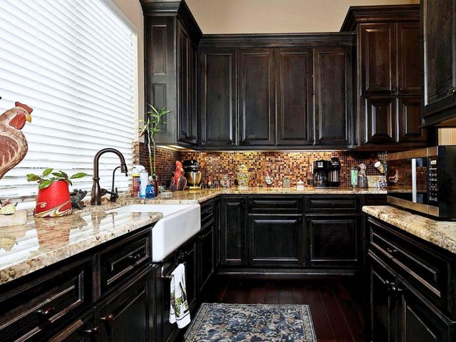 103 Windfair Loop, Montgomery, TX 77316