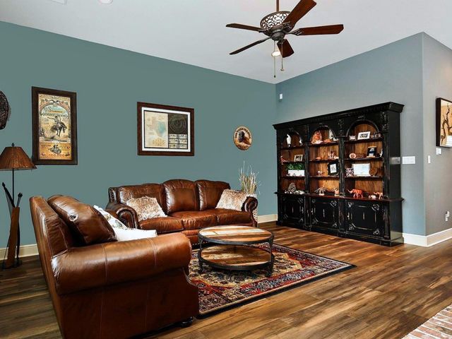 103 Windfair Loop, Montgomery, TX 77316