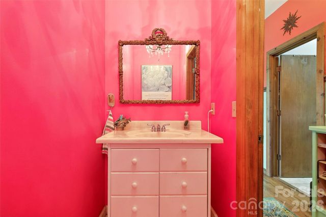 491 S Valley View Drive, Mars Hill, NC 28754