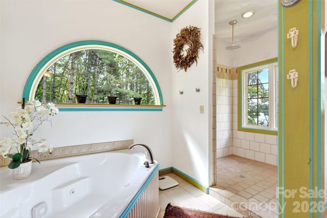 491 S Valley View Drive, Mars Hill, NC 28754