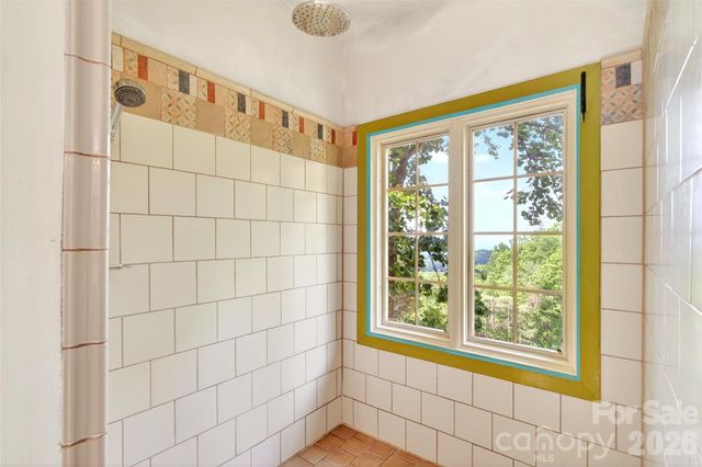 491 S Valley View Drive, Mars Hill, NC 28754