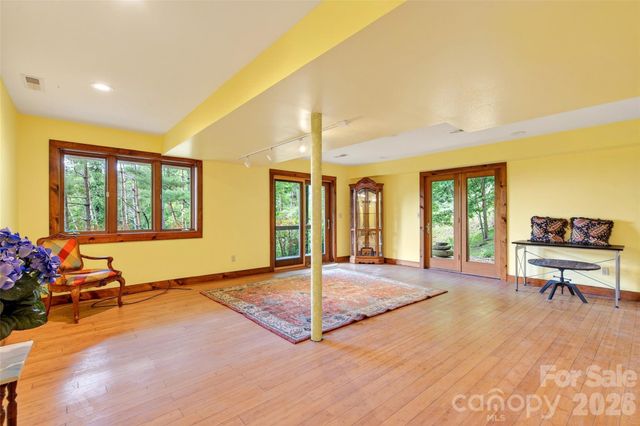 491 S Valley View Drive, Mars Hill, NC 28754