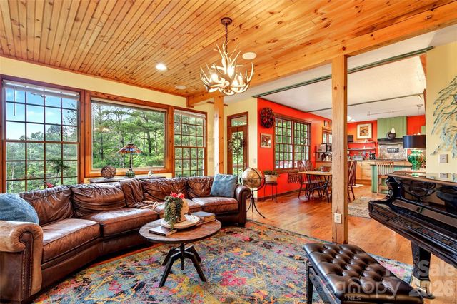 491 S Valley View Drive, Mars Hill, NC 28754