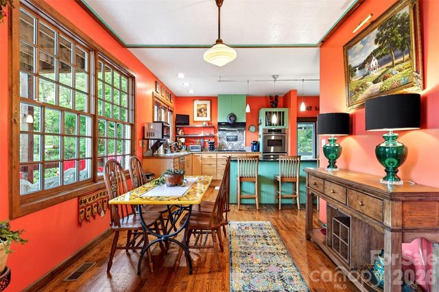 491 S Valley View Drive, Mars Hill, NC 28754
