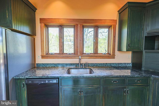 45 SHOOTZ HOLLOW RD, Huntly, VA 22640