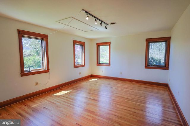 45 SHOOTZ HOLLOW RD, Huntly, VA 22640