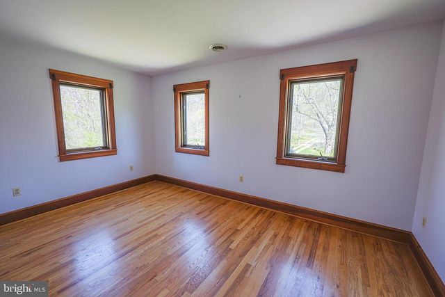 45 SHOOTZ HOLLOW RD, Huntly, VA 22640
