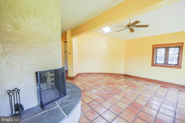 45 SHOOTZ HOLLOW RD, Huntly, VA 22640