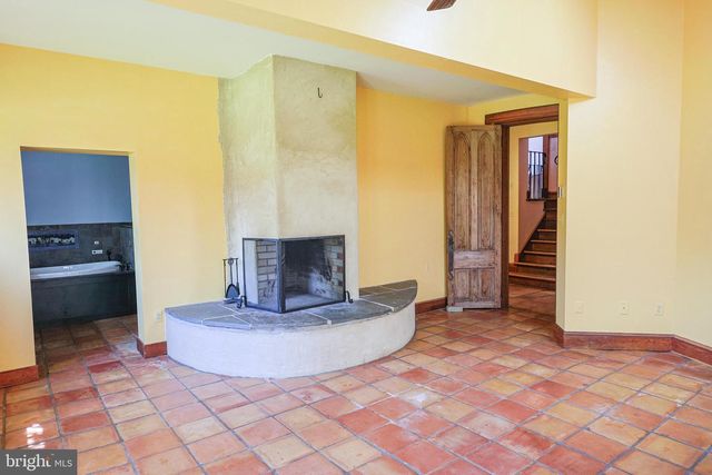 45 SHOOTZ HOLLOW RD, Huntly, VA 22640