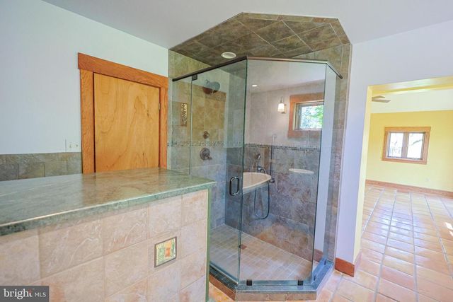 45 SHOOTZ HOLLOW RD, Huntly, VA 22640