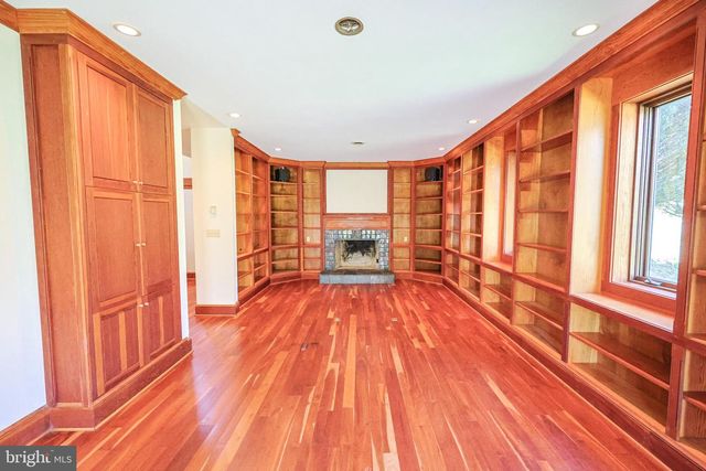 45 SHOOTZ HOLLOW RD, Huntly, VA 22640