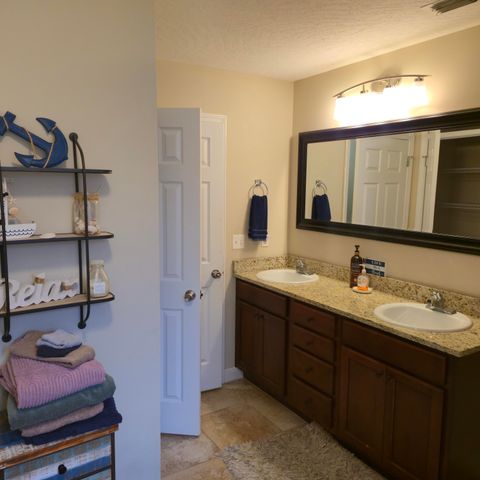 400 Yancey Street, Fort Walton Beach, FL 32547